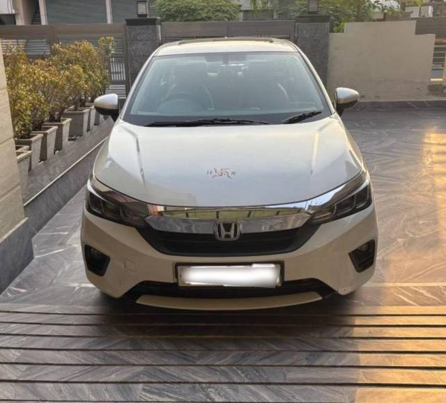 https://images10.gaadi.com/usedcar_image/4559832/original/processed_7079013c-b112-458f-8a0c-48181233572a.jpeg?imwidth=6400