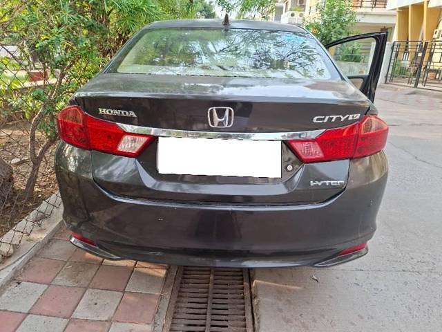 https://images10.gaadi.com/usedcar_image/4559845/original/processed_5f3d142d-cd4c-4469-959c-3fccae2a8d38.jpg?imwidth=6402