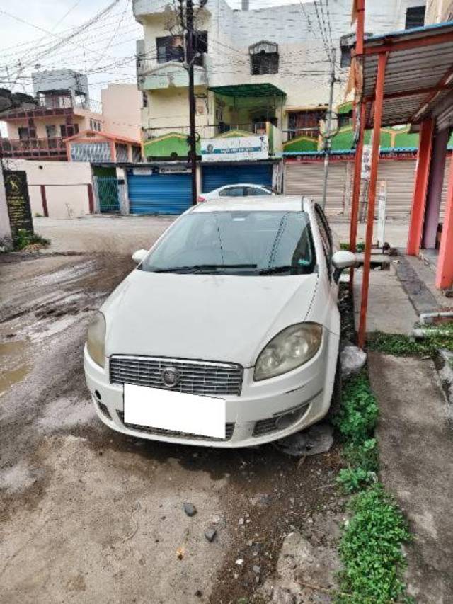 https://images10.gaadi.com/usedcar_image/4559846/original/processed_da2c46be-9433-467e-89ee-ff616308846c.jpg?imwidth=6401