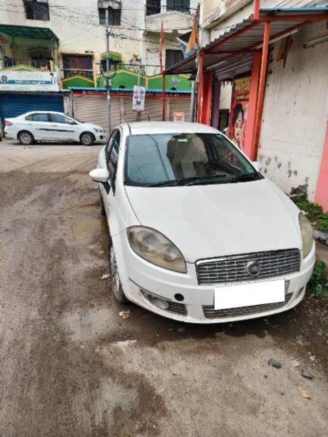 https://images10.gaadi.com/usedcar_image/4559846/original/processed_ee77ab6e-5413-4e19-9d6c-e89b93f75c1b.jpg?imwidth=6400