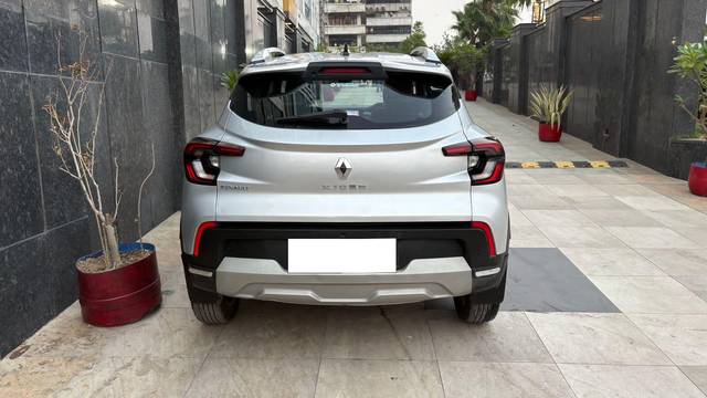 https://images10.gaadi.com/usedcar_image/4559852/original/processed_65c92a6ce39106ac351fc99496b59508.jpg?imwidth=6402