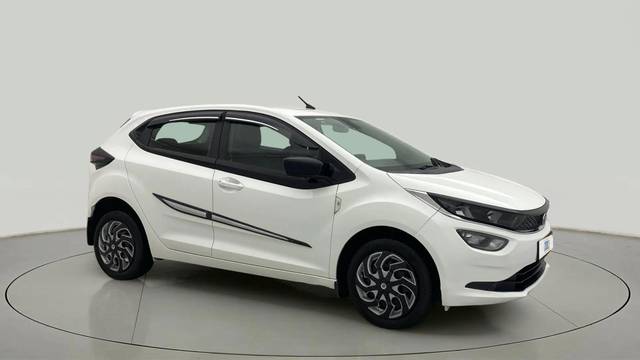 https://images10.gaadi.com/usedcar_image/4559873/original/9427fd2177ae411e87b95f1a04cb6034.jpg?imwidth=6400