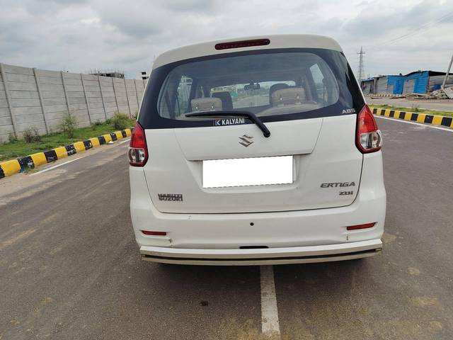 https://images10.gaadi.com/usedcar_image/4559930/original/processed_a8c1459825f3999670cc52168a279b33.jpg?imwidth=6401