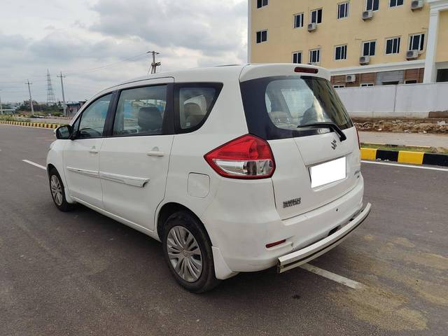 https://images10.gaadi.com/usedcar_image/4559930/original/processed_f7f0e930441621cf9341e150f155b67e.jpg?imwidth=6402