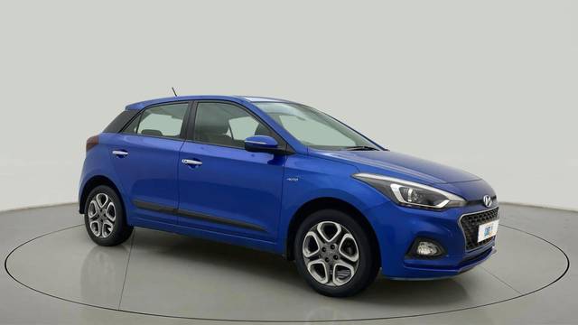 https://images10.gaadi.com/usedcar_image/4559940/original/b702d1954258fb68cf80e6996af6e2a6.jpg?imwidth=6400