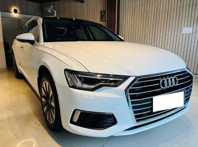 https://images10.gaadi.com/usedcar_image/4559947/original/processed_891f1eac123d193b78126d9f10cc6ff9.jpg?imwidth=6400