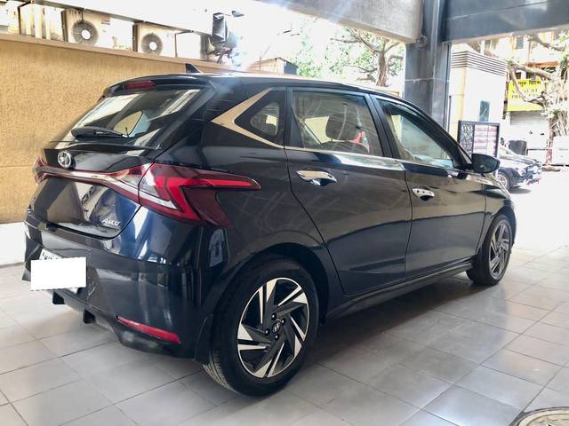 https://images10.gaadi.com/usedcar_image/4559968/original/processed_929f5fd84d72a50feb1500cb5ffa7fdb.jpg?imwidth=6401