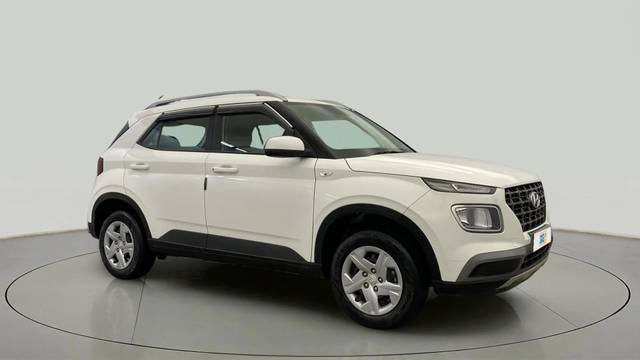 https://images10.gaadi.com/usedcar_image/4560021/original/d44f0ce938392138b9eee06c1253dc8b.jpg?imwidth=6400