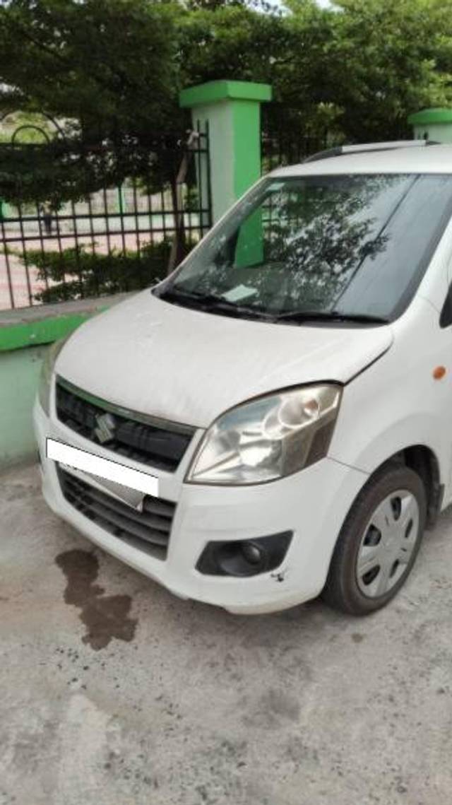 https://images10.gaadi.com/usedcar_image/4560039/original/processed_61cfa73c-48ee-414c-ba3b-f6cad8962815.jpg?imwidth=6402