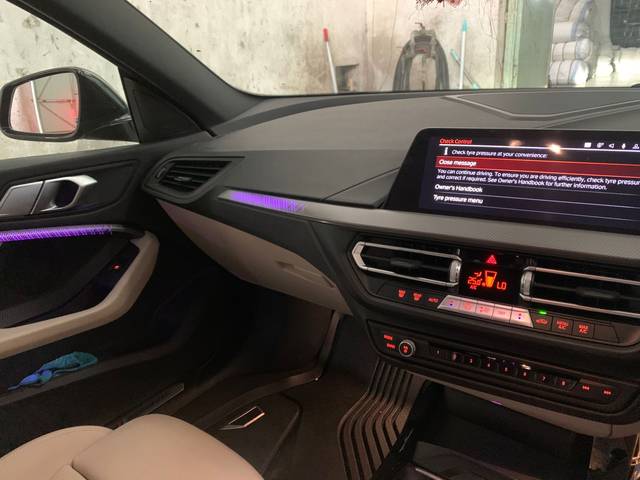 https://images10.gaadi.com/usedcar_image/4560041/original/528869d56e24bd626f73cacfdf7d2707.jpg?imwidth=6401