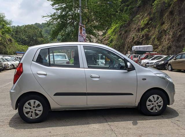 https://images10.gaadi.com/usedcar_image/4560135/original/processed_33b24052b394a41e1f07a19574425685.jpg?imwidth=6401