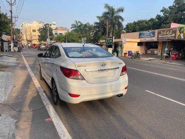 https://images10.gaadi.com/usedcar_image/4560136/original/processed_1f116b69-691b-4aa9-89bd-452fb2f58618.jpeg?imwidth=6402