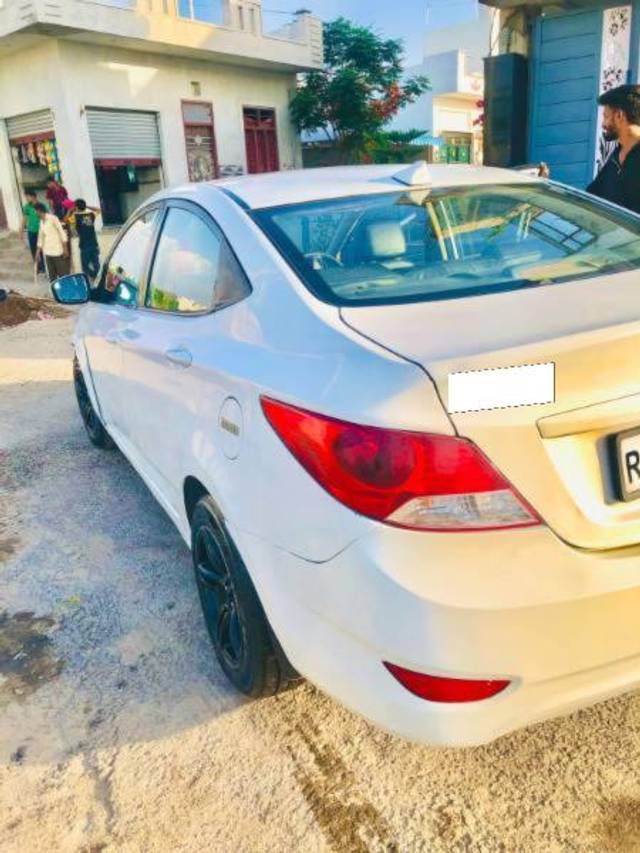 https://images10.gaadi.com/usedcar_image/4560141/original/processed_18d432e4-05ac-4df9-baf6-1c4ab23a5b55.jpg?imwidth=6402