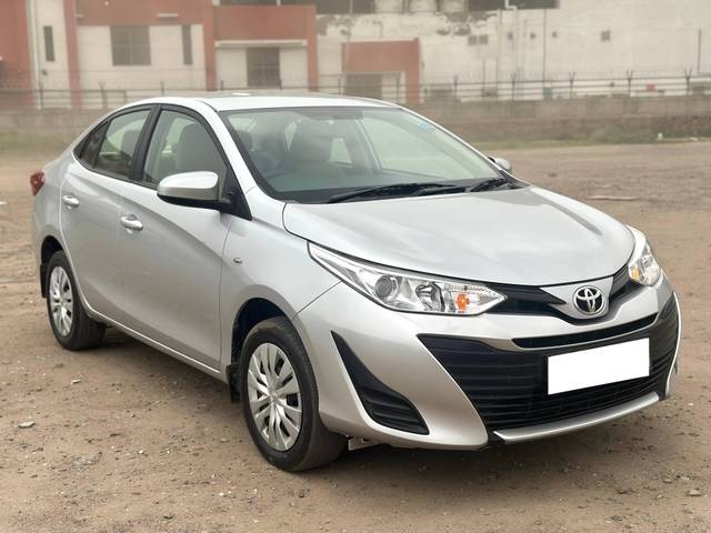 https://images10.gaadi.com/usedcar_image/4560188/original/processed_e574e54b-2b5e-4632-a70b-368463314a64.jpg?imwidth=6400
