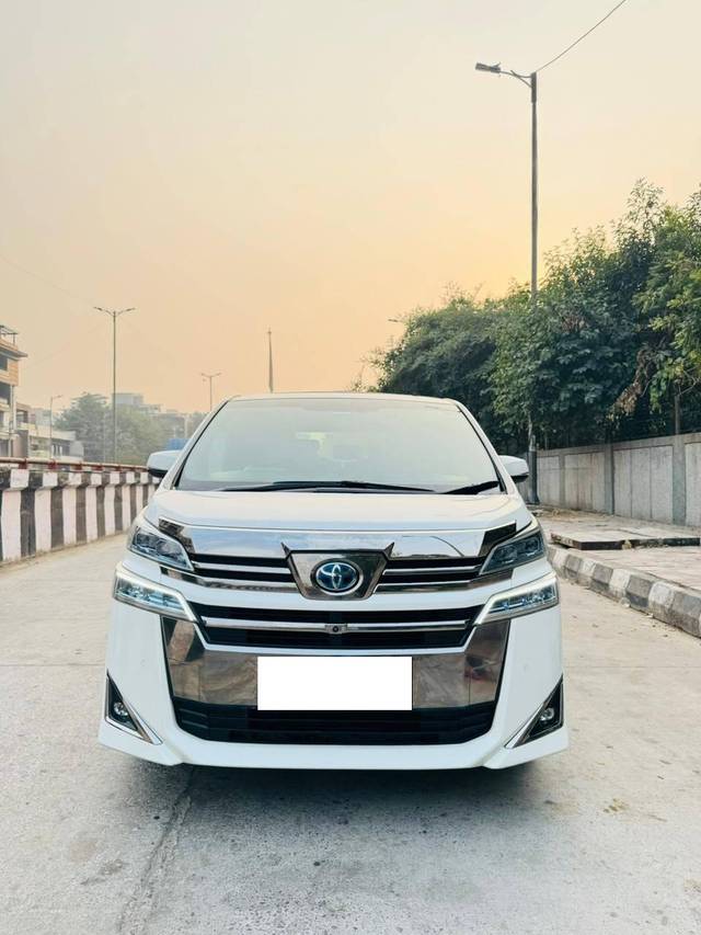 https://images10.gaadi.com/usedcar_image/4560189/original/processed_b8e633af943910472d896970ec657cfb.jpg?imwidth=6400