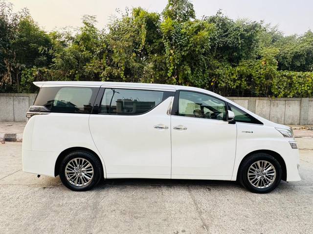 https://images10.gaadi.com/usedcar_image/4560189/original/processed_dce219e99ebc4e9865f365f4c03882eb.jpg?imwidth=6401