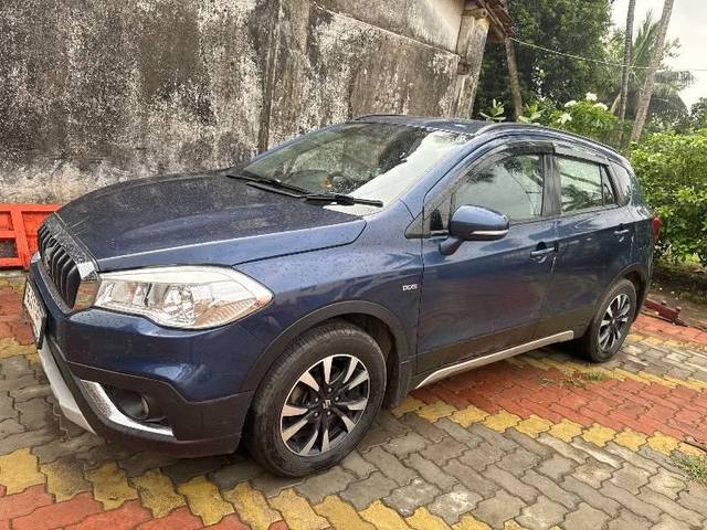 https://images10.gaadi.com/usedcar_image/4560195/original/processed_da1c326e-f114-49e2-bd33-f65f446ae8b0.jpg?imwidth=6402