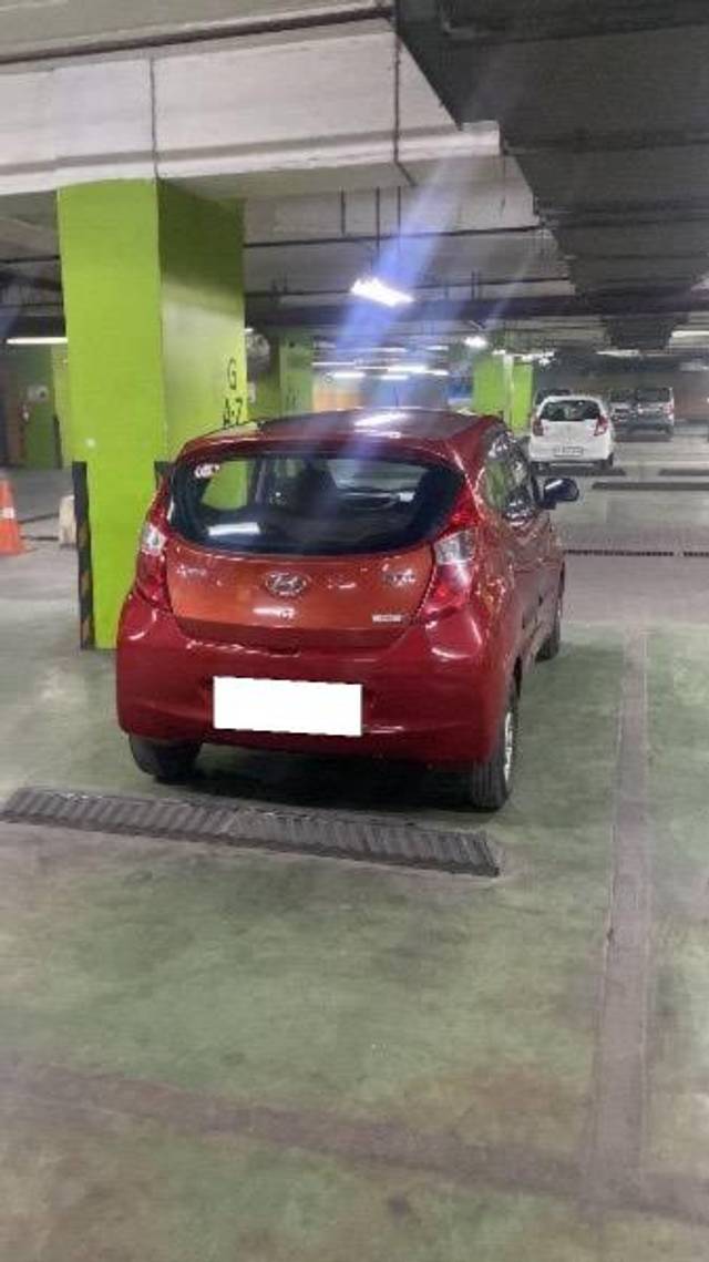 https://images10.gaadi.com/usedcar_image/4560196/original/processed_12abbe41-1bdc-4cee-9392-e4effc37729c.jpeg?imwidth=6402