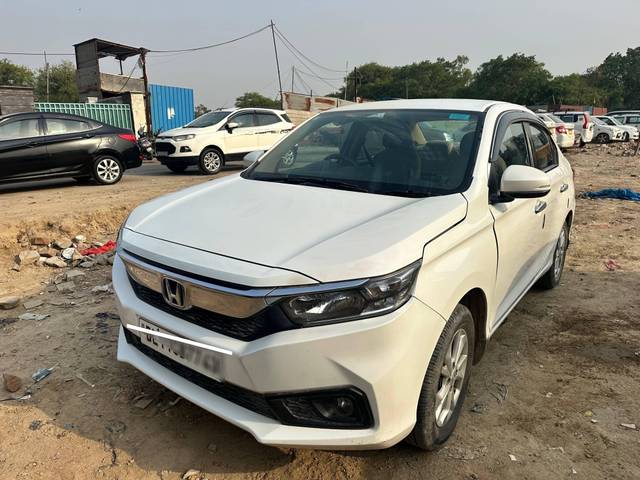 https://images10.gaadi.com/usedcar_image/4560200/original/processed_c94d9503-42de-4e9c-87f0-1cca10cbce84.jpg?imwidth=6400