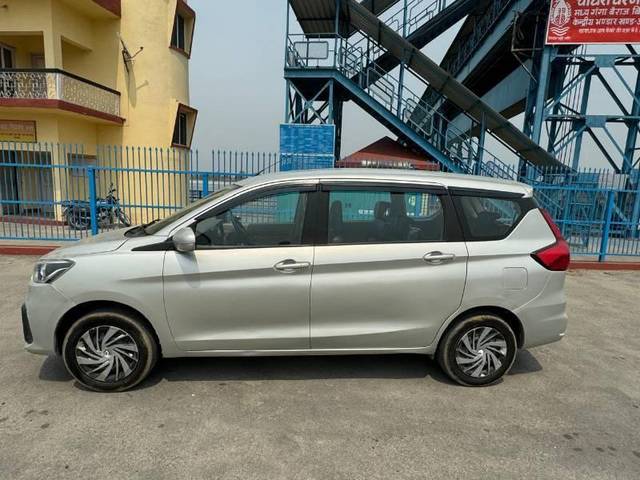https://images10.gaadi.com/usedcar_image/4560205/original/processed_e676b29a-3a6e-413e-9083-cb07e7f63baf.jpg?imwidth=6402