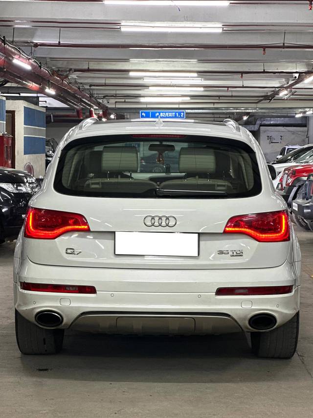 https://images10.gaadi.com/usedcar_image/4560272/original/processed_643e2c431bdf5977ef8b2ce4a0ec8fe4.jpg?imwidth=6401