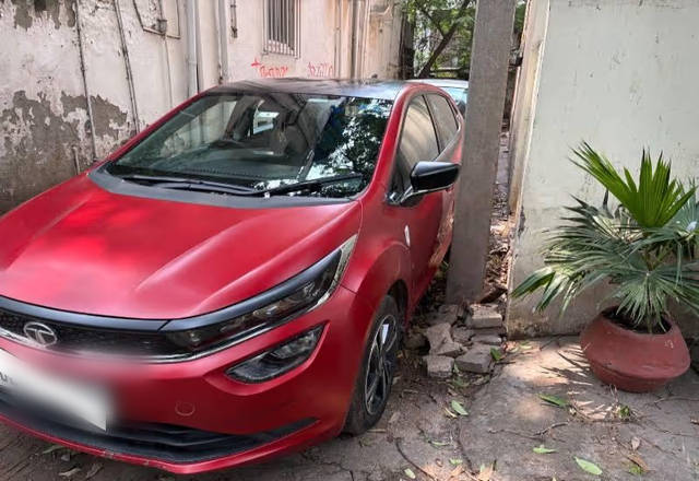 https://images10.gaadi.com/usedcar_image/4560448/original/00d86209-211a-4163-9cb5-b3002f1b0cc1.?imwidth=6402