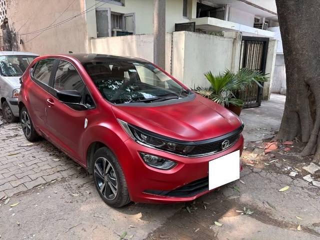 https://images10.gaadi.com/usedcar_image/4560448/original/processed_a9bfc2bc-8ba1-4294-991b-aba3f1dc966a.jpeg?imwidth=6400