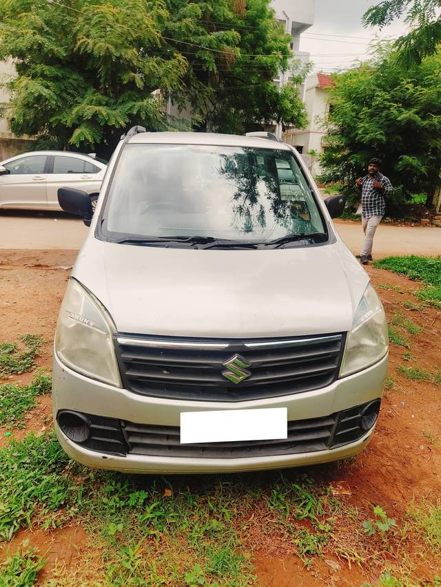 https://images10.gaadi.com/usedcar_image/4560460/original/processed_c4c18f6ea669f01e990aa77f7008c00f.jpg?imwidth=6400