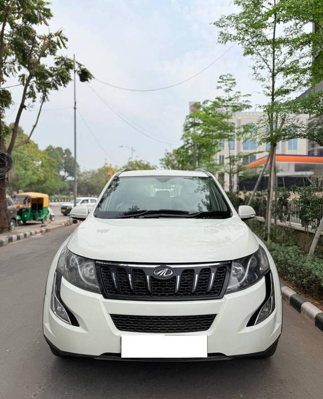 https://images10.gaadi.com/usedcar_image/4560495/original/processed_dafdfe83-5638-443d-aa48-fb8e0ad4ec40.jpg?imwidth=6400