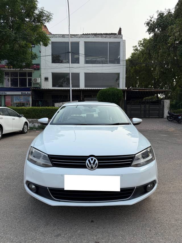 https://images10.gaadi.com/usedcar_image/4560499/original/processed_e0bc5488-e332-481a-b9ad-b6b98fcc9292.jpg?imwidth=6400