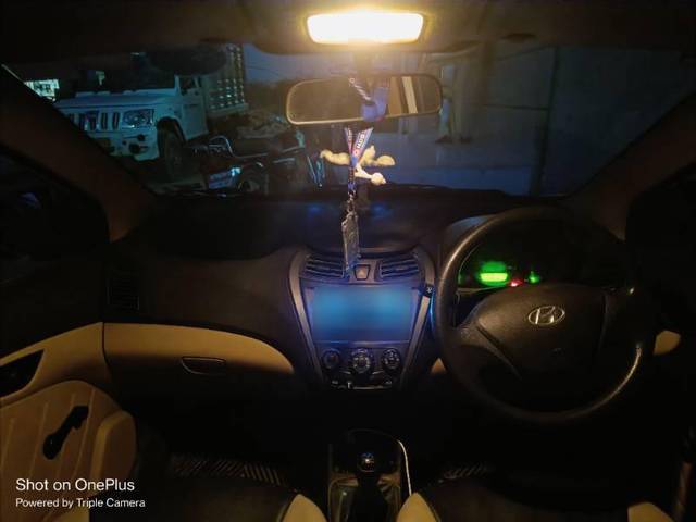 https://images10.gaadi.com/usedcar_image/4560502/original/processed_b69c7290-fa75-4487-ac97-0a7048517dae.jpg?imwidth=6401