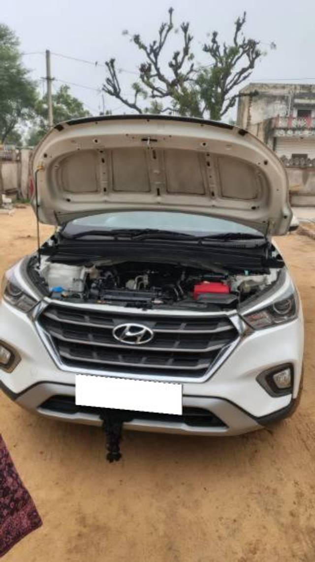 https://images10.gaadi.com/usedcar_image/4560507/original/processed_bb7c7fc7-afe3-41af-b5cf-588170bd87d0.jpg?imwidth=6401