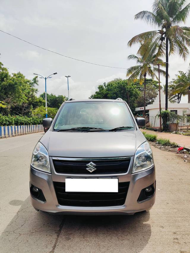 https://images10.gaadi.com/usedcar_image/4560539/original/processed_6ff001f0c5649f13e6ff546021727c45.jpg?imwidth=6400