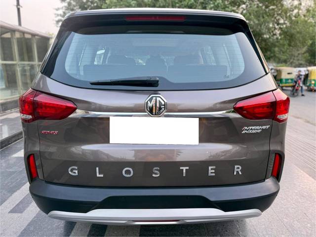 https://images10.gaadi.com/usedcar_image/4560544/original/processed_3ece8e9a7f795e5d14a2612cbbd5cafd.jpg?imwidth=6402