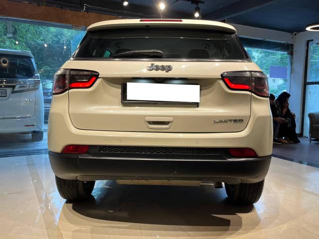 https://images10.gaadi.com/usedcar_image/4560549/original/processed_134c796a78acf8c68ad748a0358edb3d.jpeg?imwidth=6402