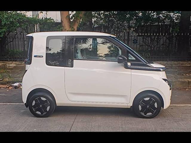 https://images10.gaadi.com/usedcar_image/4560550/original/processed_d8356b10cd9620fe021d62e5e402c486.jpg?imwidth=6401