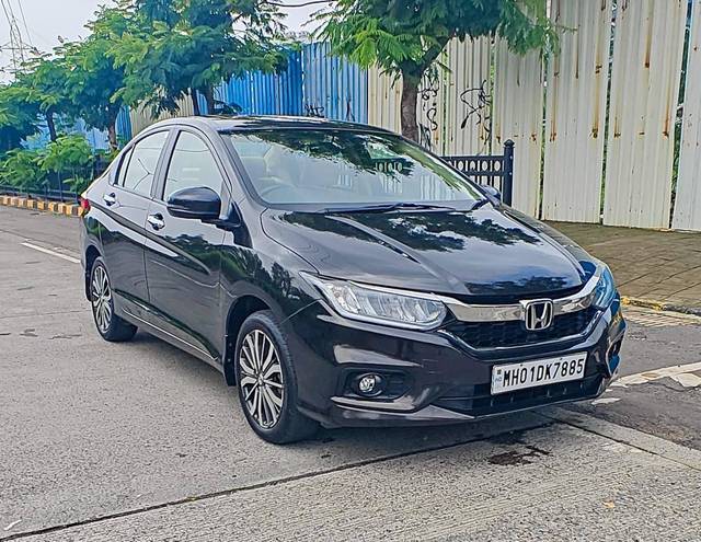 https://images10.gaadi.com/usedcar_image/4560555/original/processed_9837d89f77232b66c199b24b23f997f2.jpg?imwidth=6400