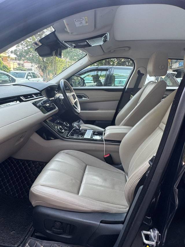 https://images10.gaadi.com/usedcar_image/4560557/original/5ce9cf851ef7efbca096126eafcc9ec8.jpeg?imwidth=6401