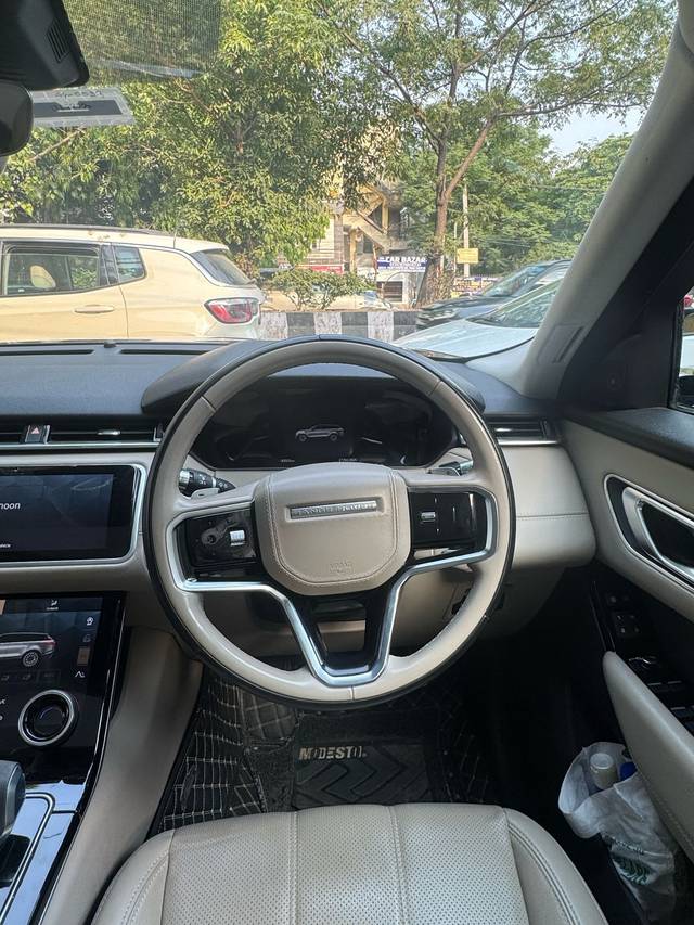 https://images10.gaadi.com/usedcar_image/4560557/original/bcae9d4162c1fbc52100fda7ab74c356.jpeg?imwidth=6402