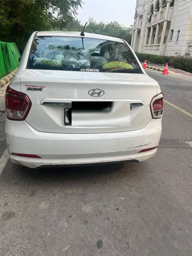 https://images10.gaadi.com/usedcar_image/4560587/original/f2412690-2ba2-44d0-9c76-7db2e5b89f07.png?imwidth=6400