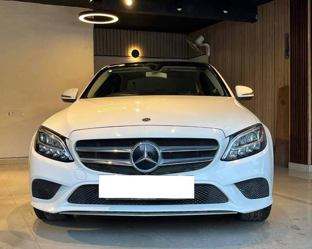 https://images10.gaadi.com/usedcar_image/4560595/original/processed_d0fdaa2bf5dff3c0b161ab47160240c0.jpeg?imwidth=6400