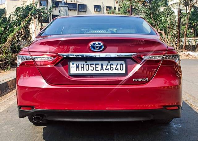 https://images10.gaadi.com/usedcar_image/4560597/original/processed_16f4209a92b51eb6a2894c85f2f51637.jpg?imwidth=6402