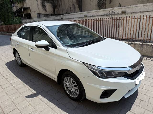 https://images10.gaadi.com/usedcar_image/4560598/original/e2a88ccbb0d12313edc86dde45064300.jpeg?imwidth=6400