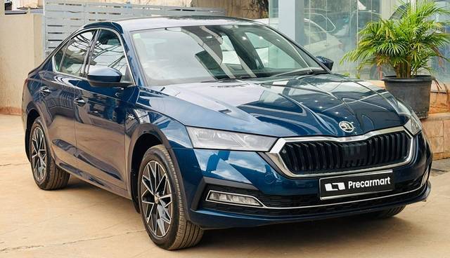 https://images10.gaadi.com/usedcar_image/4560601/original/processed_fc18ef4a0d2f872021725992a9d04e62.jpeg?imwidth=6400