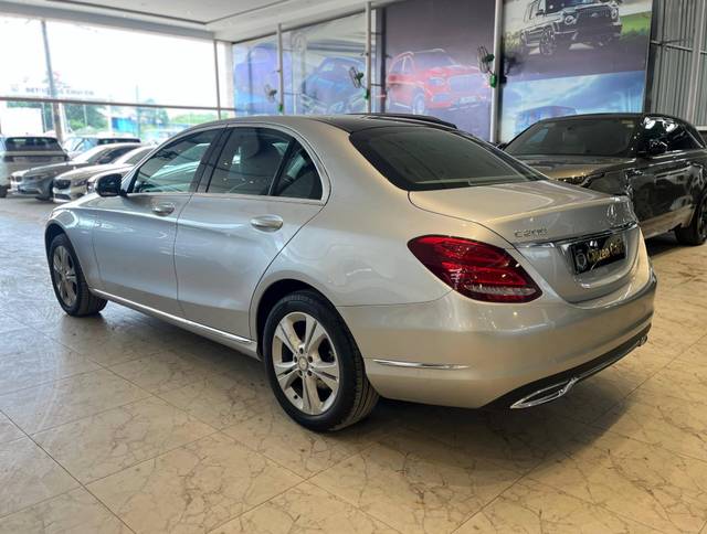 https://images10.gaadi.com/usedcar_image/4560616/original/processed_3084ebf0b943273c74a93506f60ac896.jpg?imwidth=6402