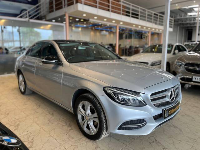 https://images10.gaadi.com/usedcar_image/4560616/original/processed_5750ff81f0e14cd1d9a45c5af0ce0026.jpg?imwidth=6400