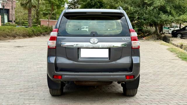 https://images10.gaadi.com/usedcar_image/4560625/original/processed_971370683bb3b08463fb776179f47337.jpg?imwidth=6402