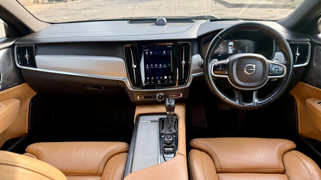 Second-hand 2018 Volvo V90 Cross Country D5 Inscription for sale in New Delhi-13