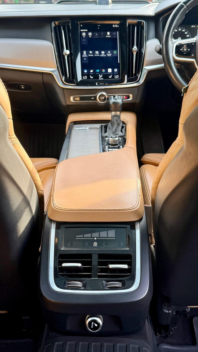 Second-hand 2018 Volvo V90 Cross Country D5 Inscription for sale in New Delhi-14