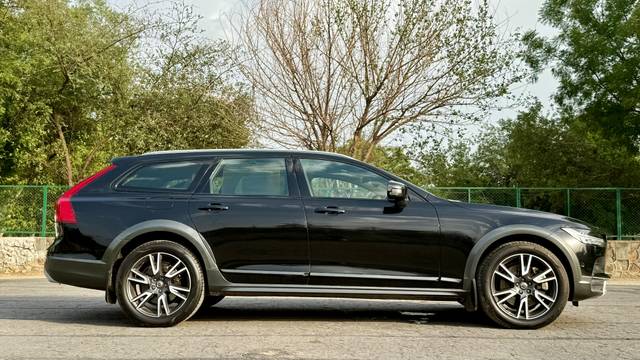 https://images10.gaadi.com/usedcar_image/4560631/original/f47572ac06b038e5fa8e3e05bbd1b548.jpg?imwidth=6401